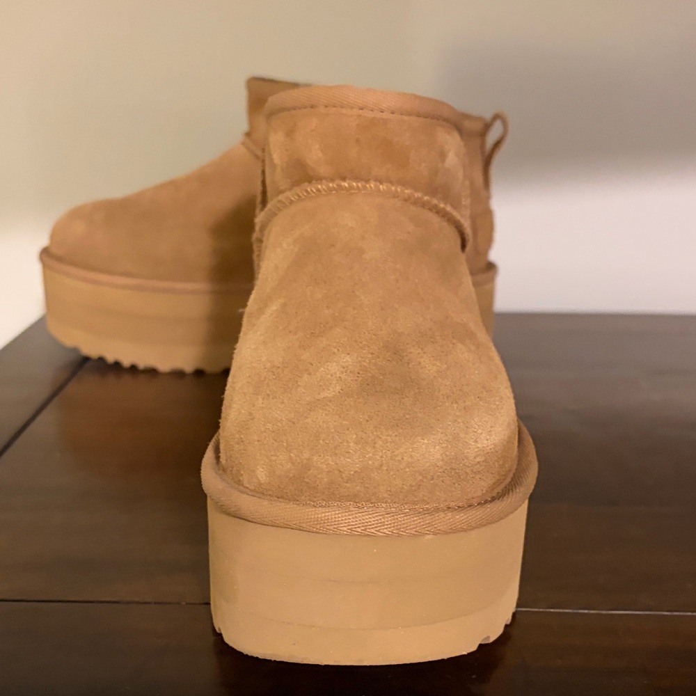 UGG Women’s Classic Ultra Mini Platform Boots - Picture 16 of 16